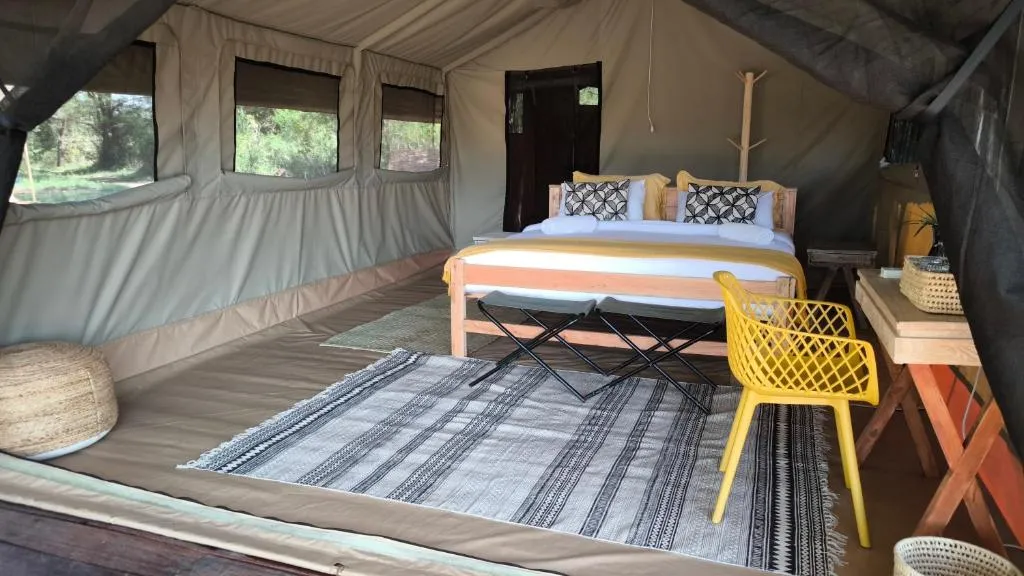 Julia's River Camp 2 Night Safari – photo 1